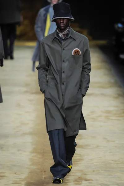Look 34